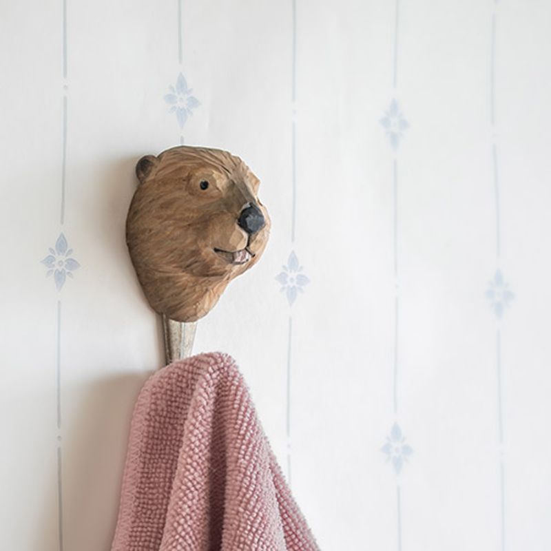 Håndspikket knagg. Bever. 